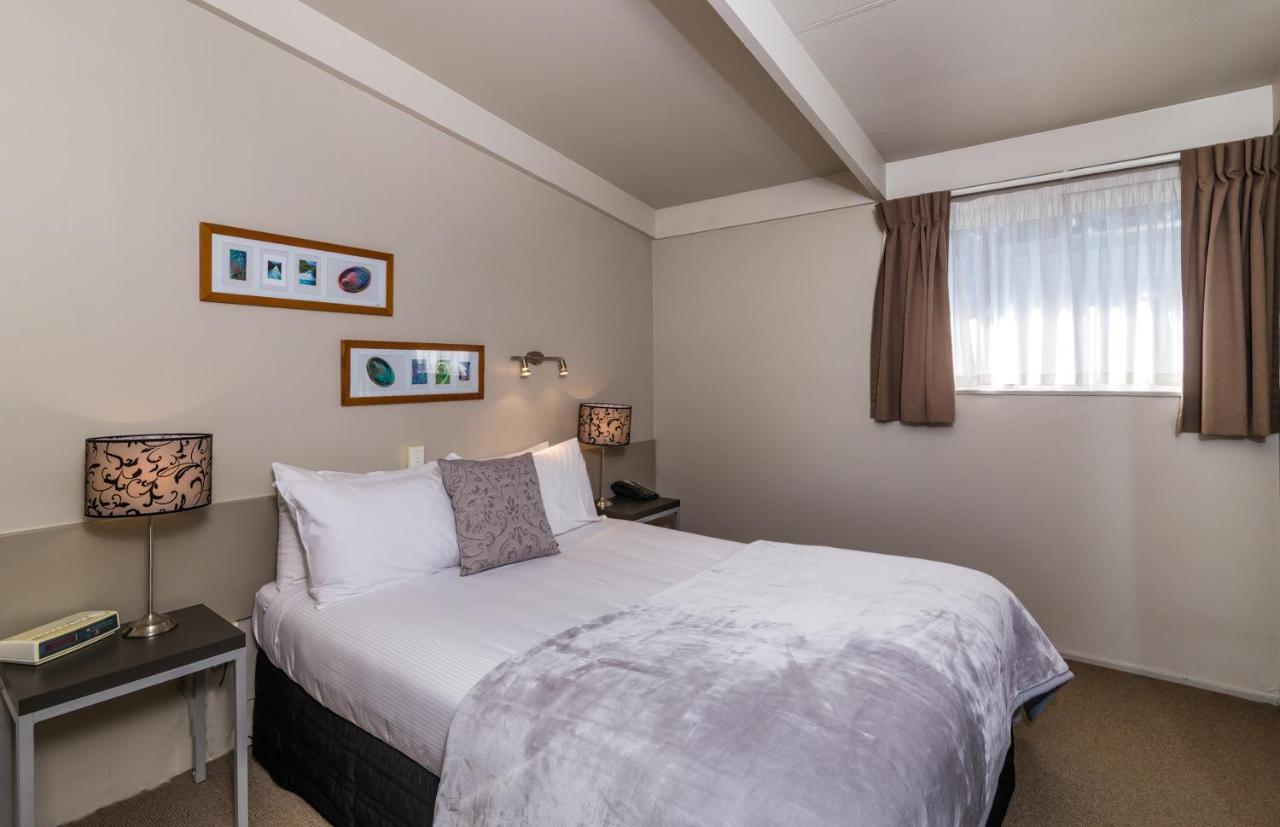 Twin Peaks Lakeside Inn Lago Lago Taupo Exterior foto