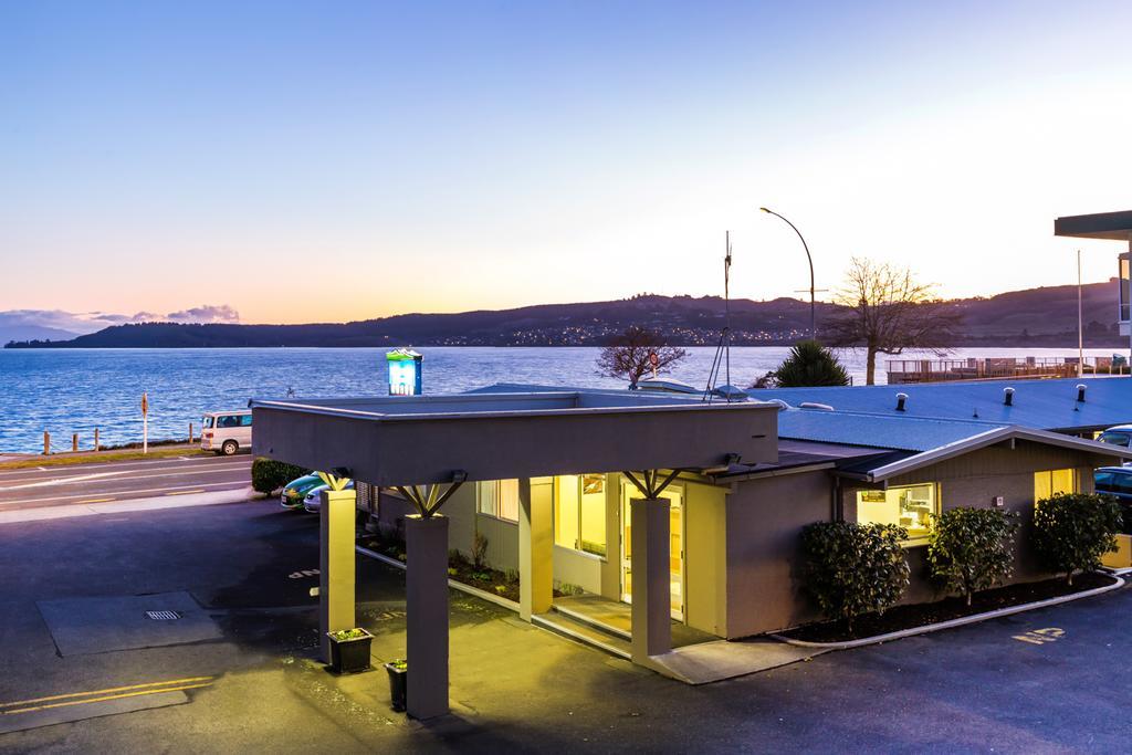 Twin Peaks Lakeside Inn Lago Lago Taupo Exterior foto