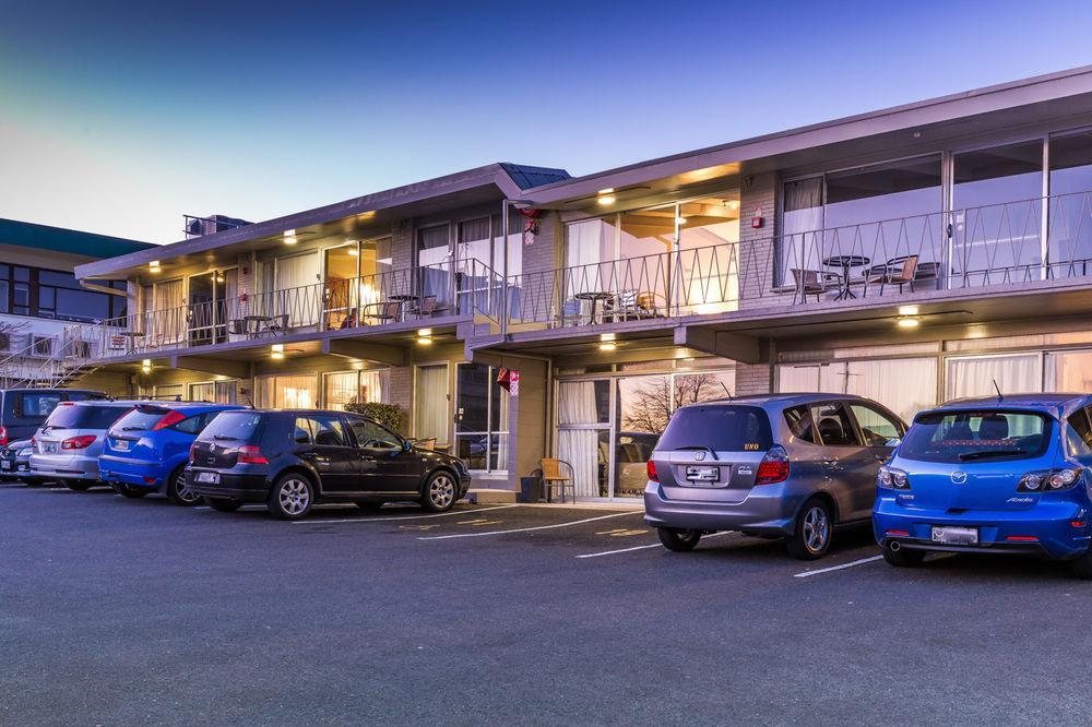 Twin Peaks Lakeside Inn Lago Lago Taupo Exterior foto