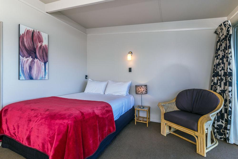 Twin Peaks Lakeside Inn Lago Lago Taupo Exterior foto