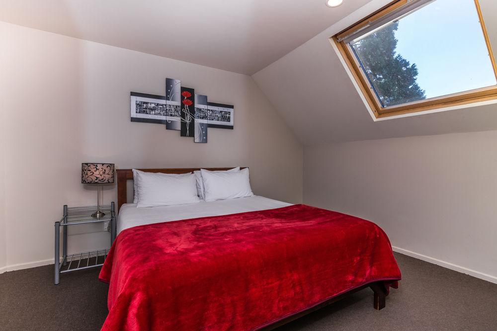 Twin Peaks Lakeside Inn Lago Lago Taupo Exterior foto